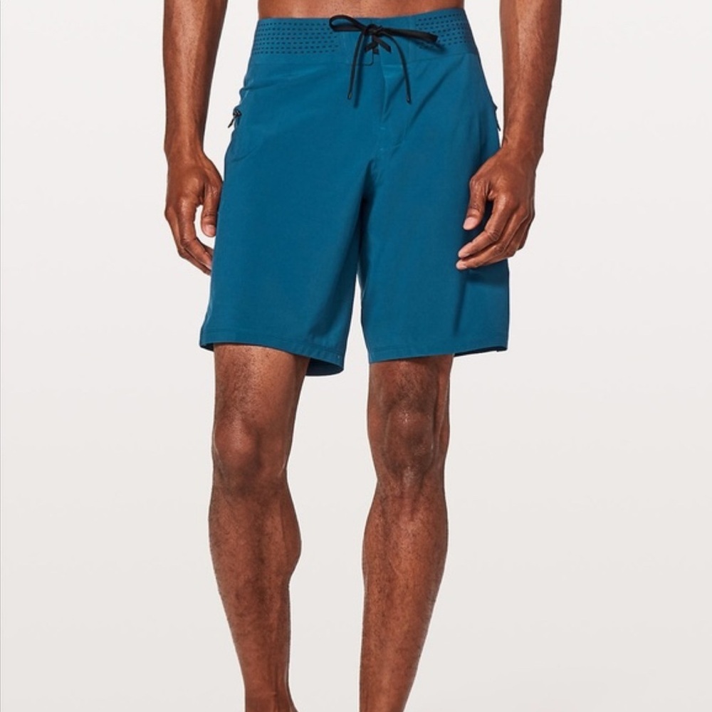 Lululemon current state short NWT 9" size 34